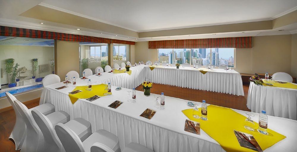 Al Safir Hotel Манама Екстер'єр фото